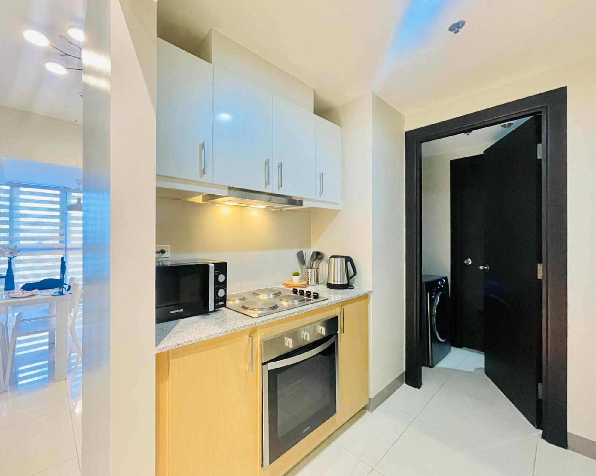 Uptown Parksuites Bgc Taguig Bagian luar foto